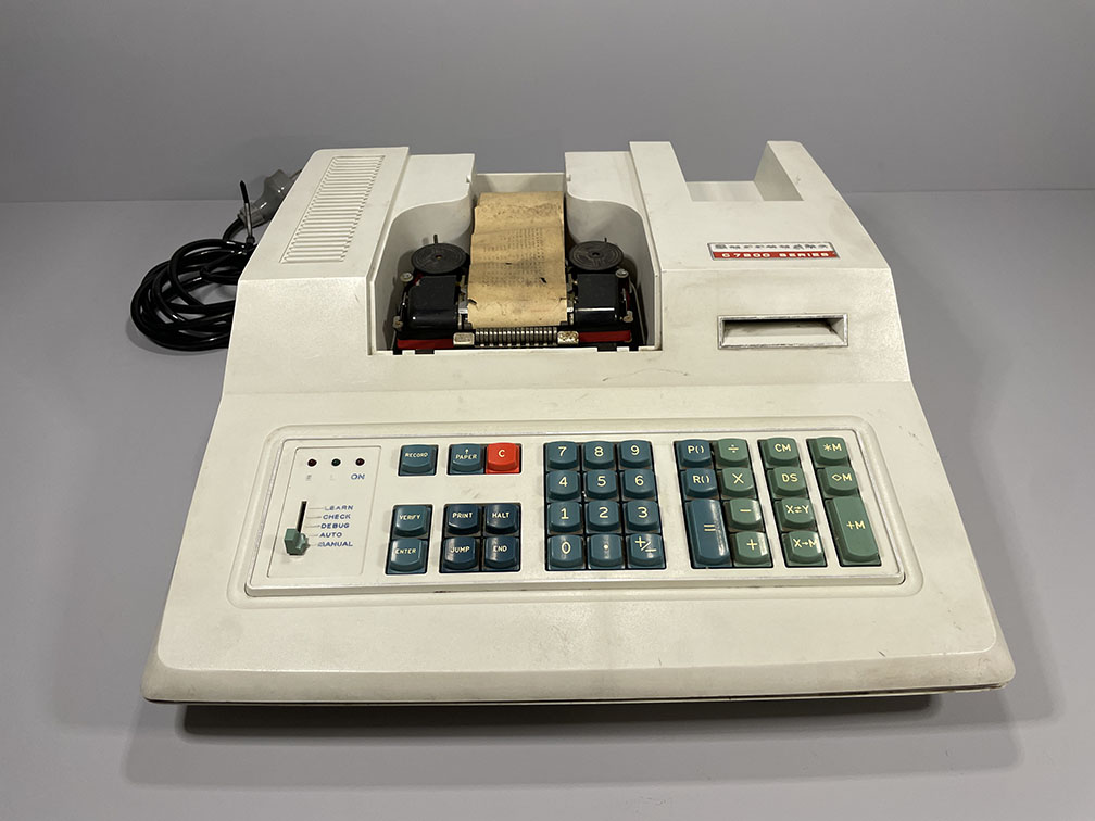 Burroughs Portable Adding Machine, a Detailed Look 